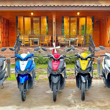 Aow Thai Homestay Ban Hin Dam Buitenkant foto