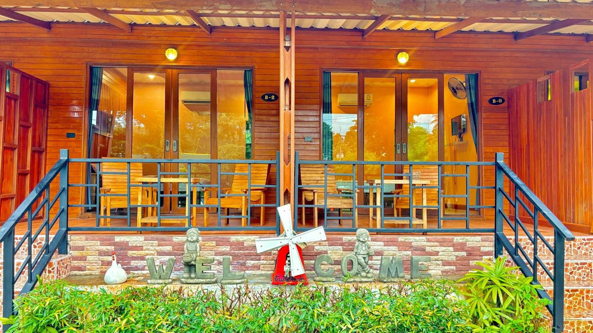 Aow Thai Homestay Ban Hin Dam Buitenkant foto