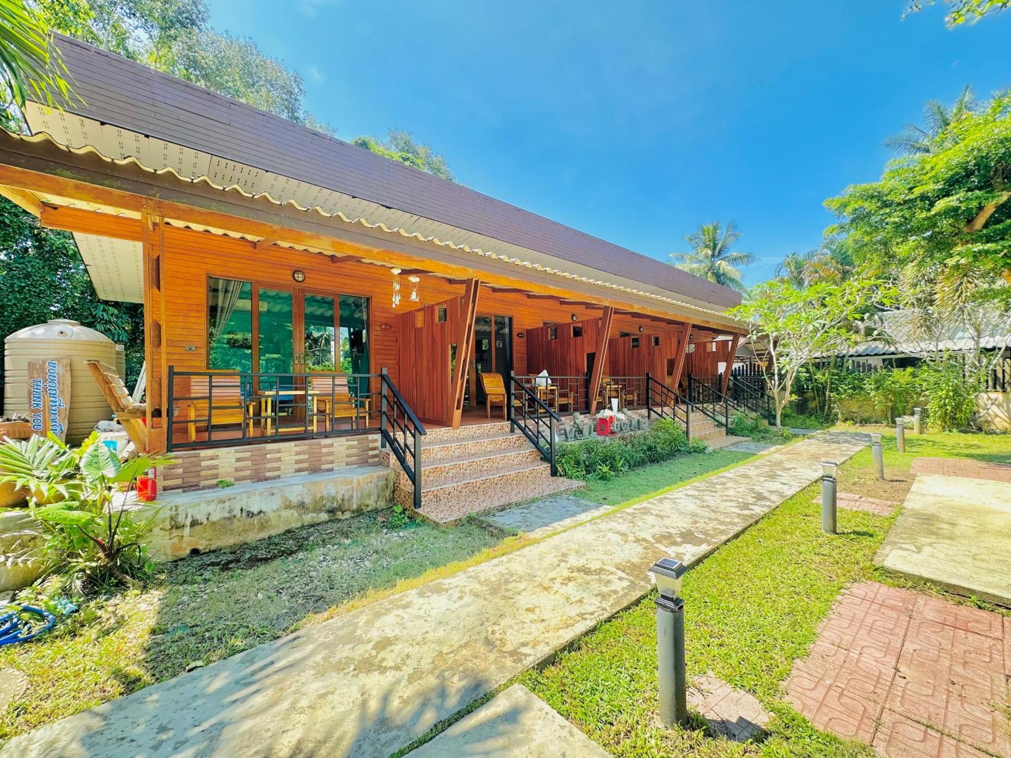 Aow Thai Homestay Ban Hin Dam Buitenkant foto